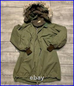 1970's Vietnam War Fishtail Army M65 Military Field Coat Jacket Vintage Medium