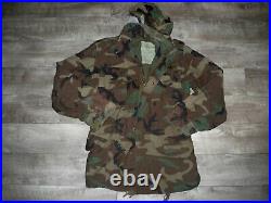 1980s Vtg US Army Camo Cold Weather Mens Golden MFG Coat Jacket Size Small Long