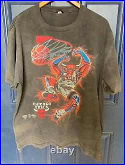 Chicago Bulls 1997 Michael Jordan All Over Print Vintage Faded Black T Shirt XL