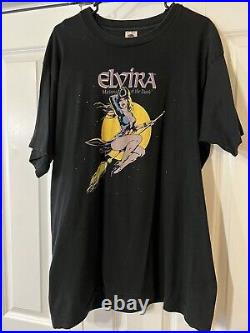 Vintage Elvira 1992 shirt size XL